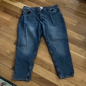 H & M Women’s Capris Denim Jeans size 18